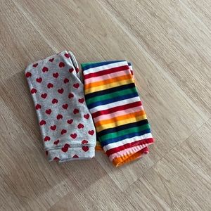 Two pairs of fleece leggings. Gap and Old Navy size.4t
